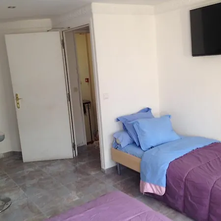 Apart Otel Karraz 4*
