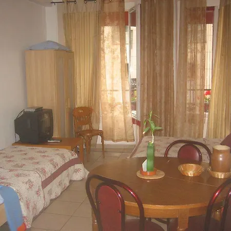 Aparthotel Karraz